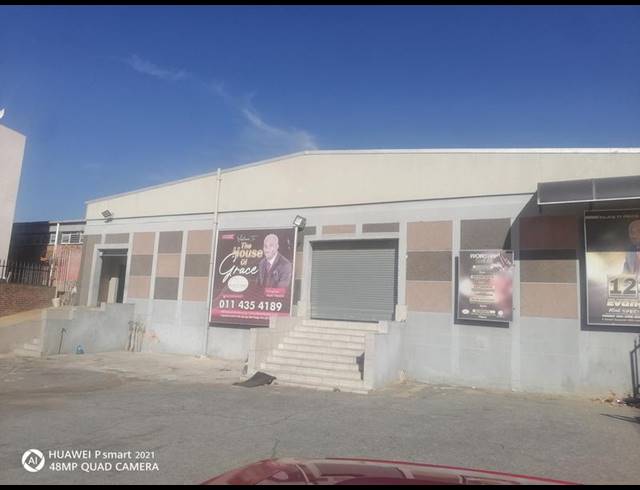 BUSINESS PROPERTY TO RENT IN LA ROCHELLE